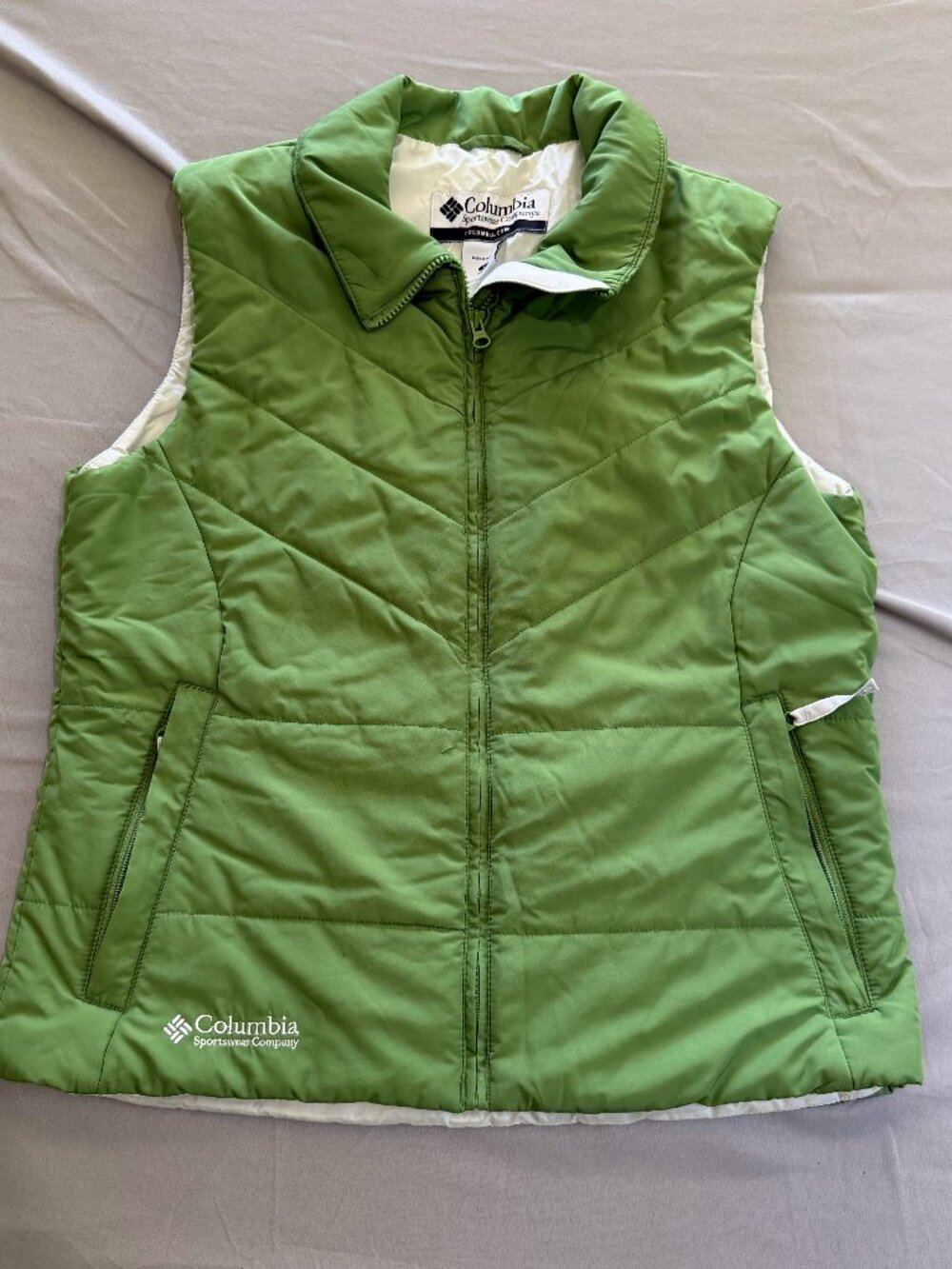 Columbia Women's Full Zip Quilted Puffer Vest Large Green (flaw See Pictures)